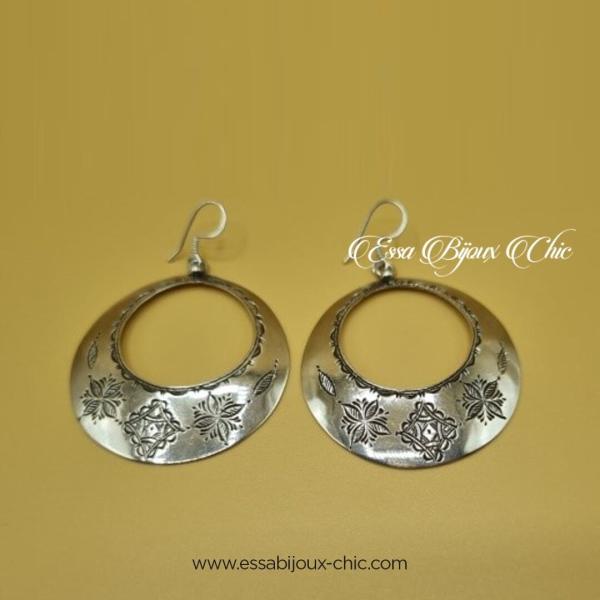 Boucles d’oreille en argent, creux, motifs maghrébins.