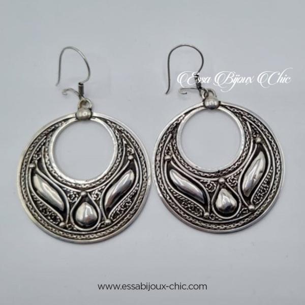 Boucles d’oreilles en argent, forme d’une tête de chat.