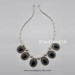 Collier agent d’inspiration berbère contenant six pierres Onyx