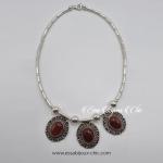 Collier en argent à trois pierres Coralines