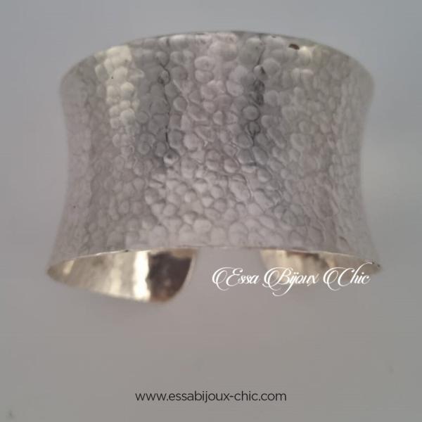 Bracelet large ajustable, en argent et martelé